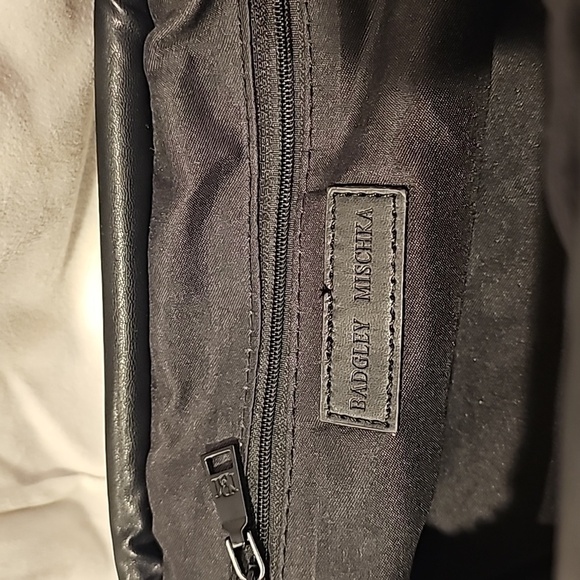 Badgley Mischka clutch style bag with metal chain black new with tag - Picture 9 of 9